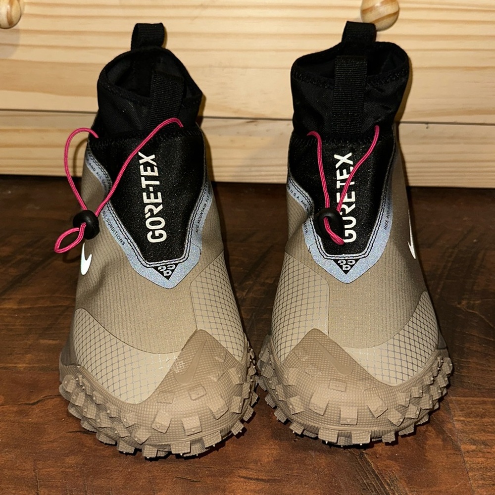 Nike ACG Mountain Fly Gore-Tex Men ‘Khaki’ - Picture 2 of 4